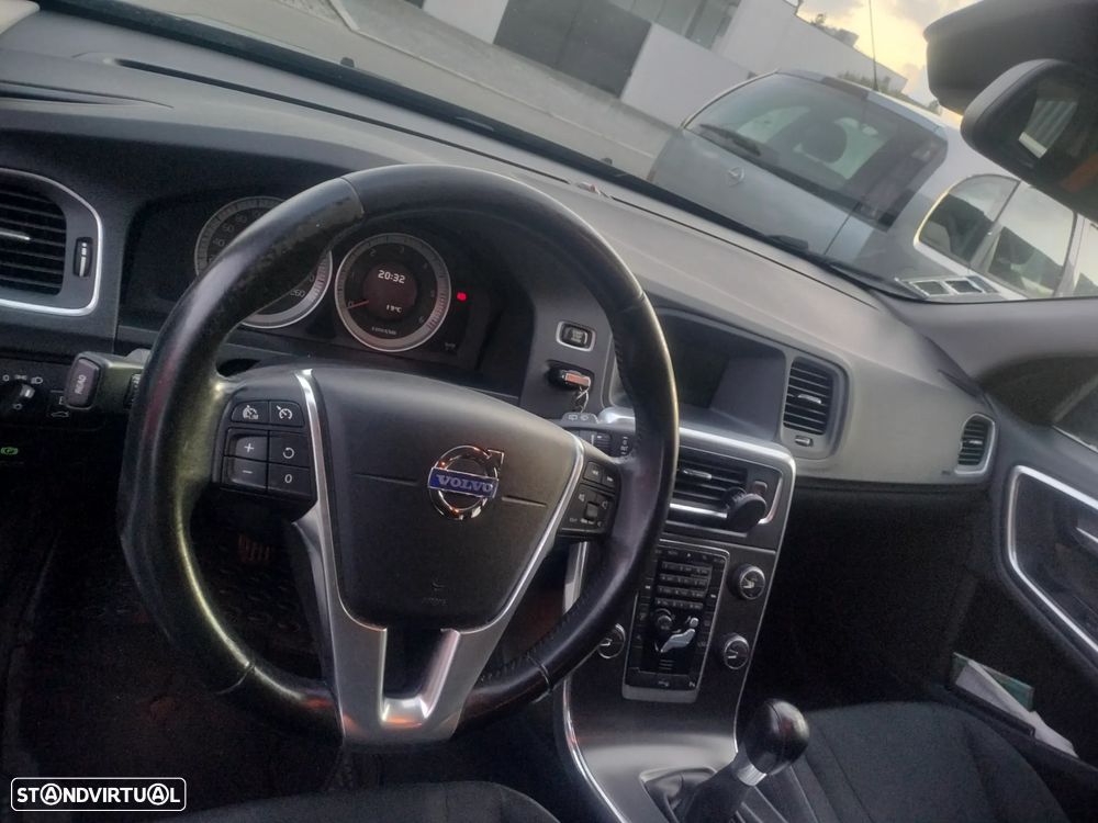 Volvo V60 1.6 D2 Drive Momentum Start/Stop - 4