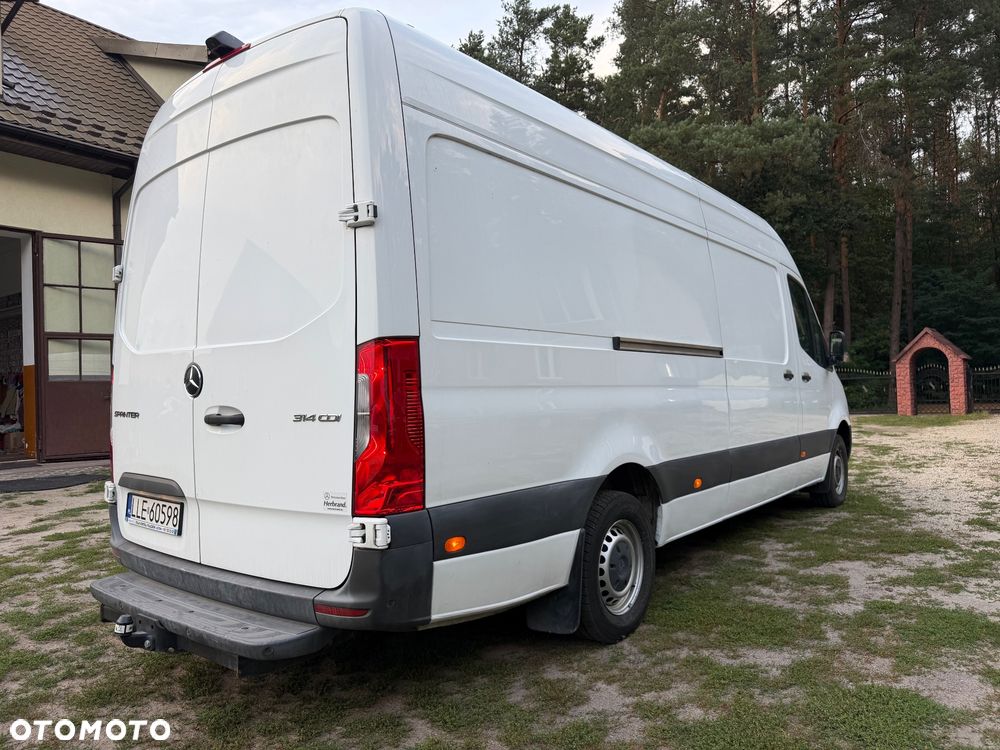 Mercedes-Benz Sprinter - 4
