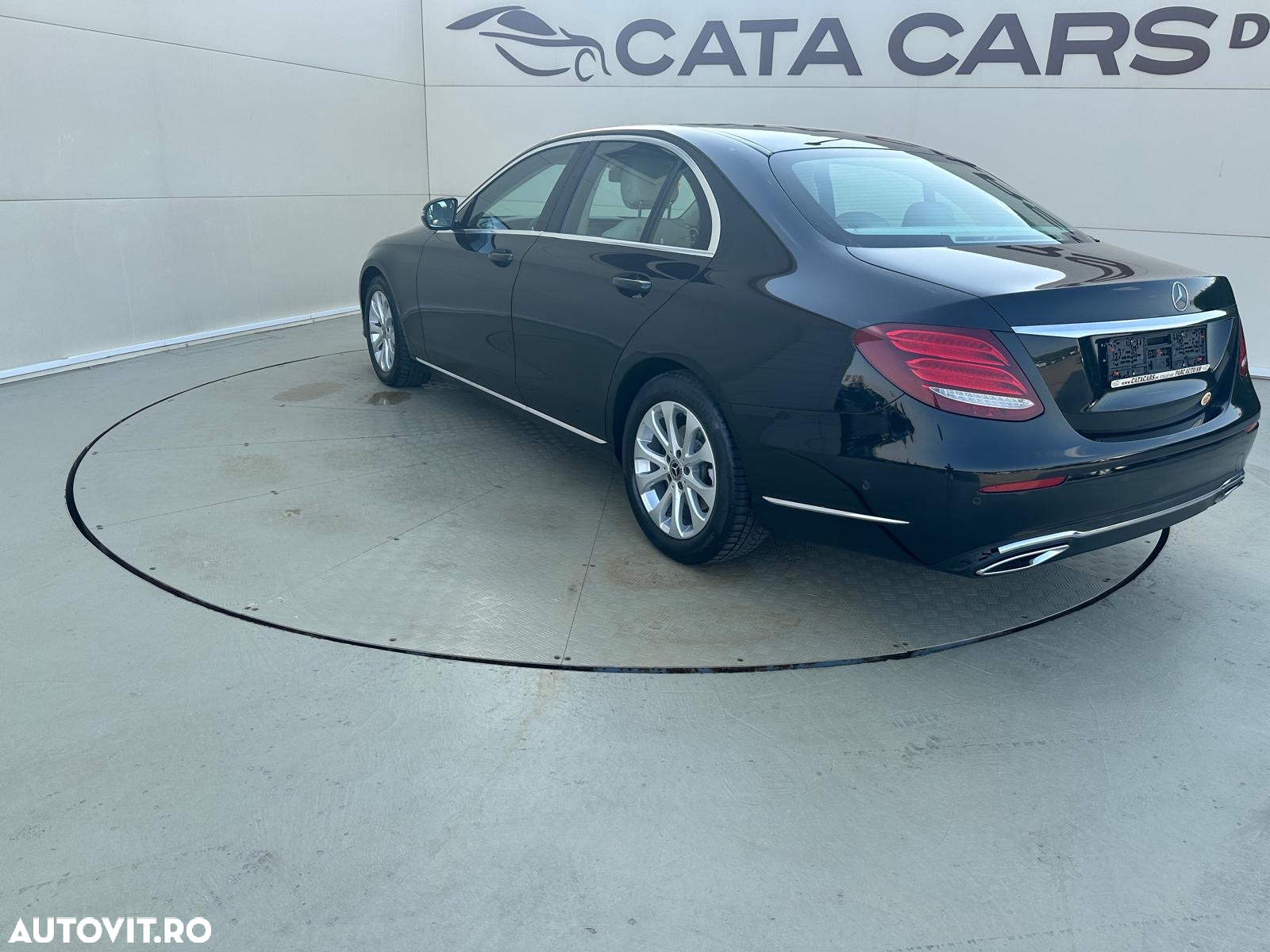 Mercedes-Benz E 220 d 4Matic T 9G-TRONIC Exclusive - 14