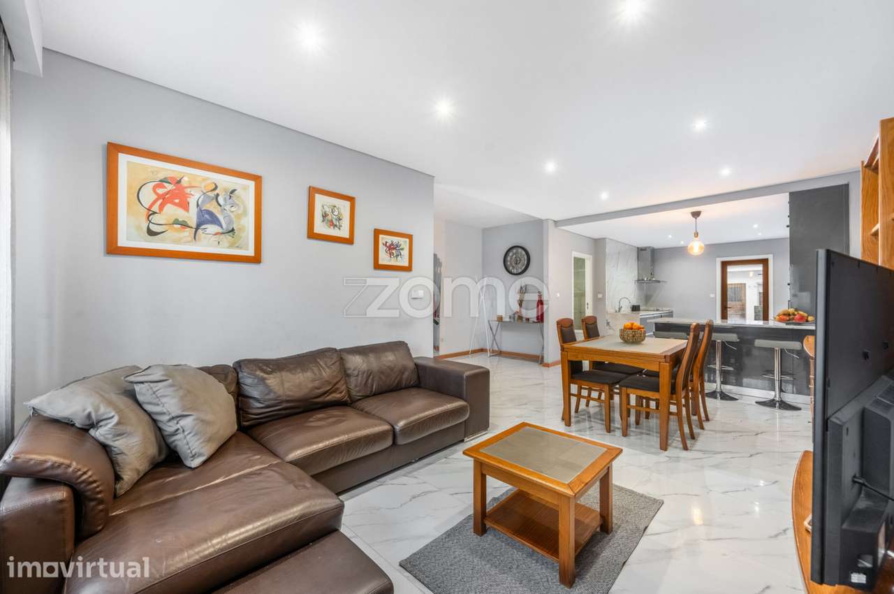 Moradia T4 c/ 275 m2 |Logradouro|Garagem|Anexos| Senhora da Hora - Grande imagem: 4/40