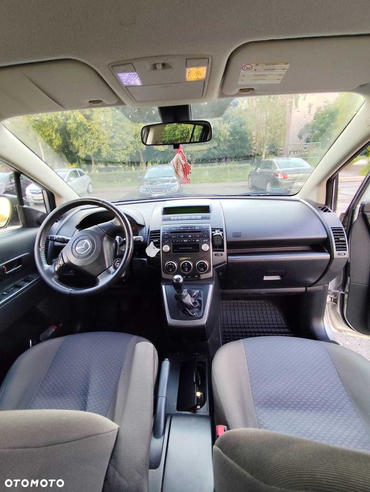 Mazda 5 - 8