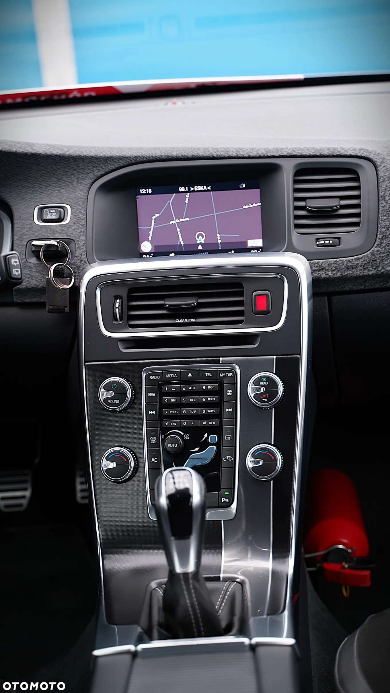 Volvo V60 D3 Drive-E R-Design Momentum - 30