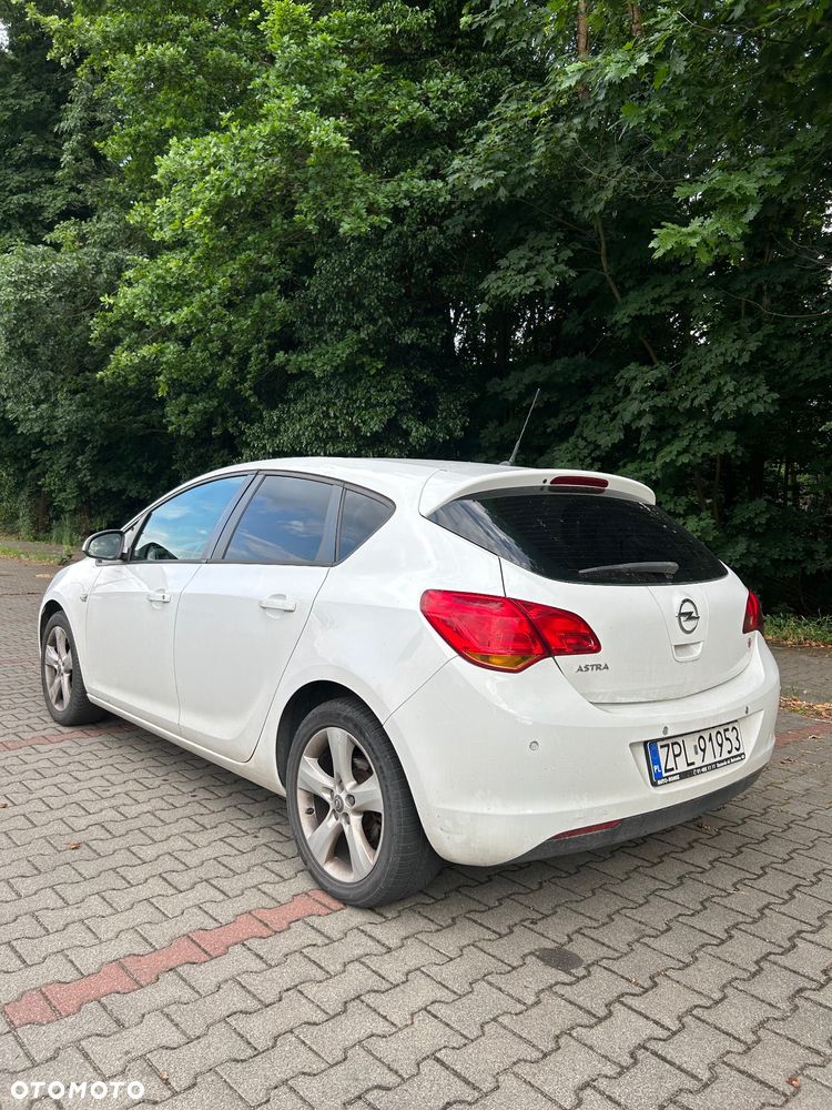 Opel Astra 1.4 Cosmo - 1