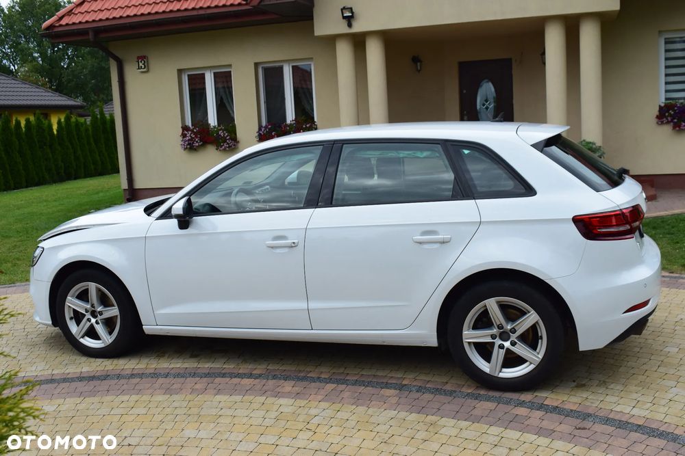 Audi A3 Sportback 35 TFSI S tronic - 8