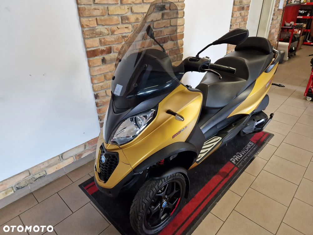 Piaggio MP-3 - 5