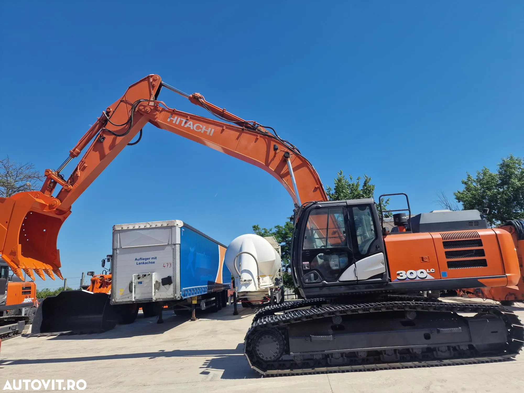 Hitachi ZX300, 32t, Cupa NOUA 1,8mc, 2018, 8.786h, Gresare automata, Inst picon, 3 pompe hidr HITACHI, Camera spate, Camere laterale, consum mediu 15l/h, Stare foarte buna, posibilitate leasing 3 ani-PROMOTIE 87.900 EUR+tva - 3