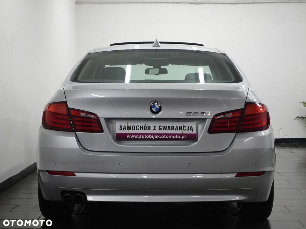 BMW Seria 5 528i - 7