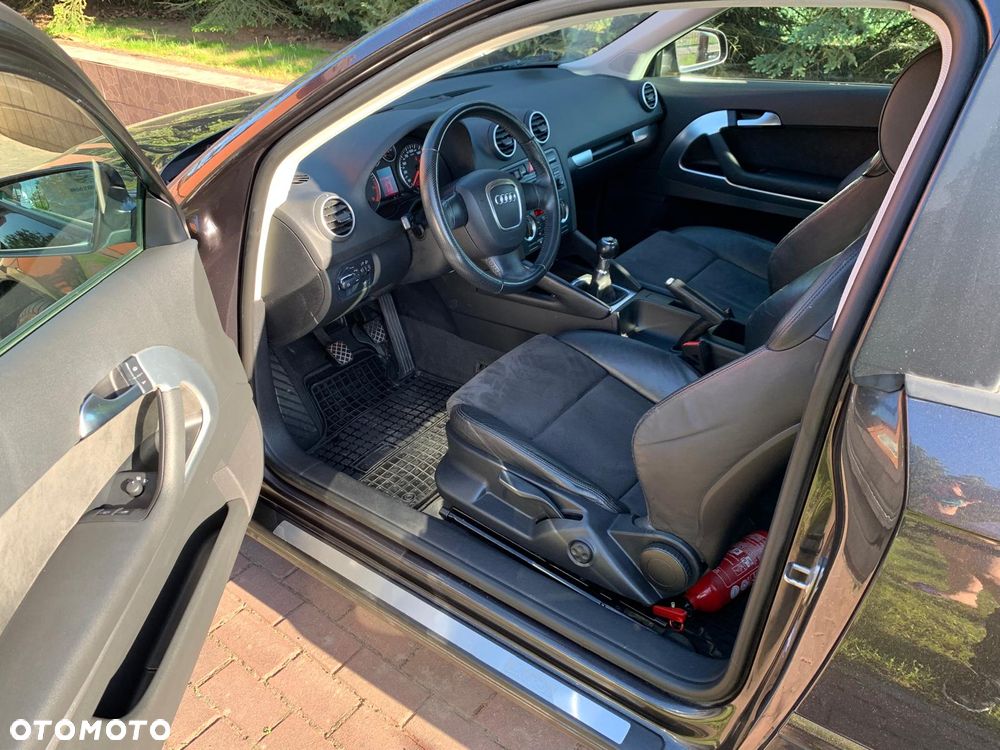 Audi A3 3-drzwiowe 1.6 Ambiente - 34