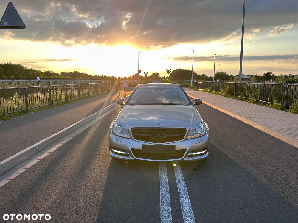 Mercedes-Benz Klasa C 220 CDI DPF Automatik Avantgarde - 2
