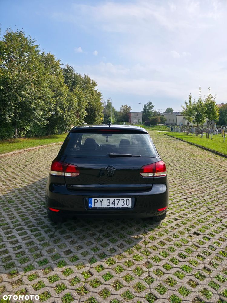 Volkswagen Golf VI 1.6 TDI Comfortline - 23
