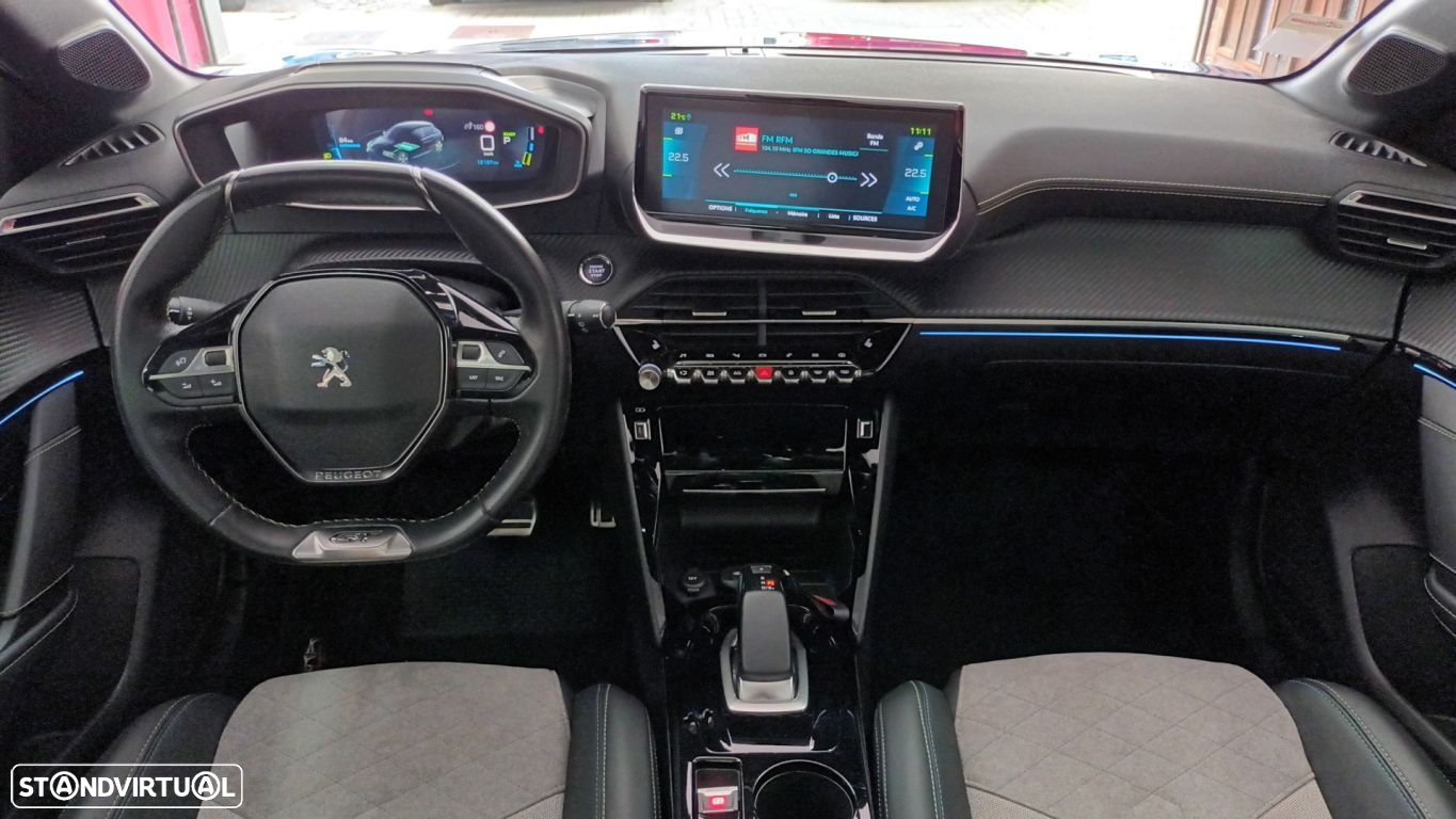 Peugeot e-208 GT - 30