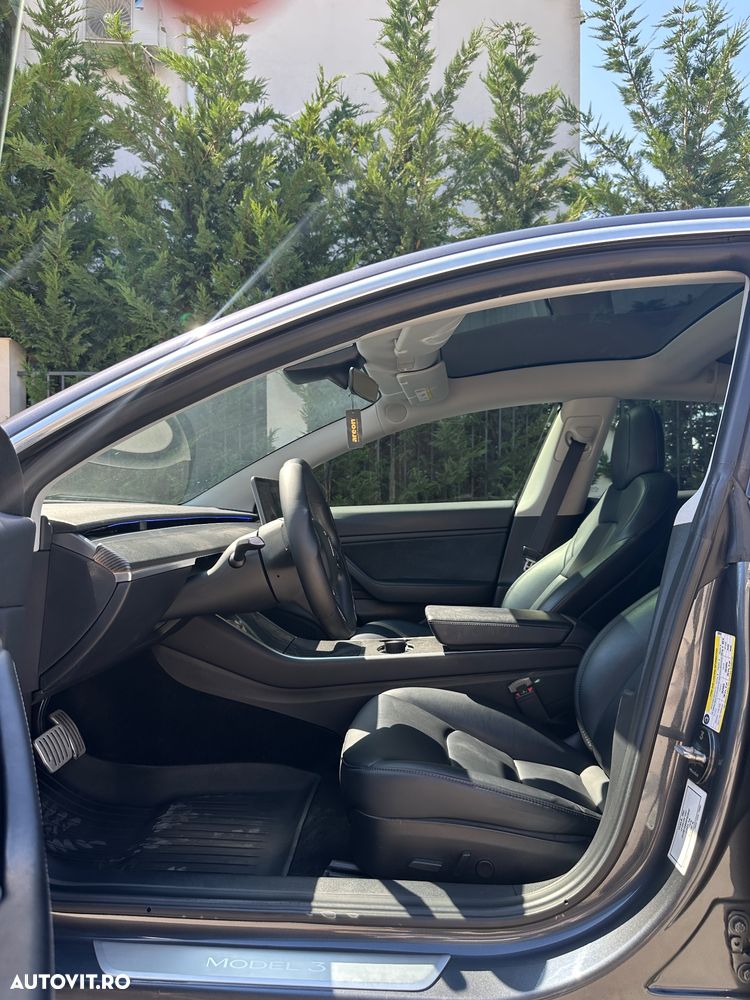 Tesla Model 3 - 13