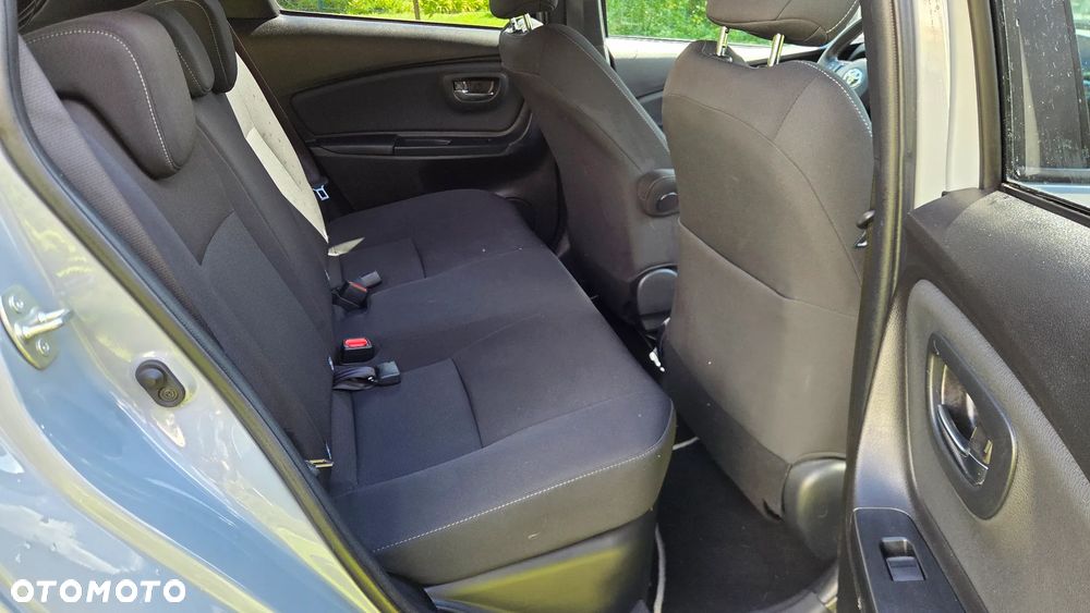 Toyota Yaris Hybrid 100 Selection Platinum - 6