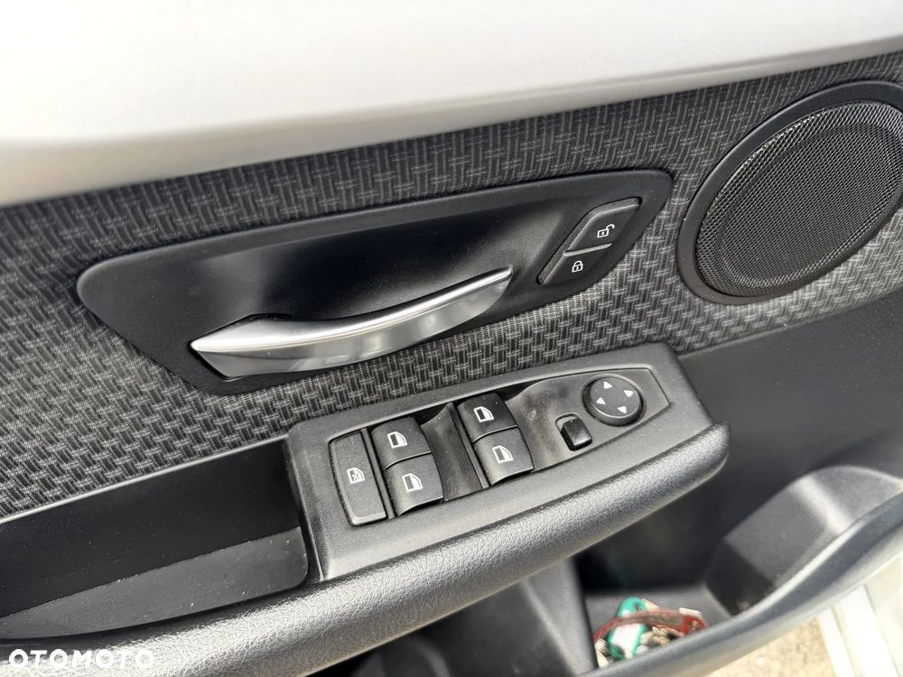 BMW Seria 2 218d - 12