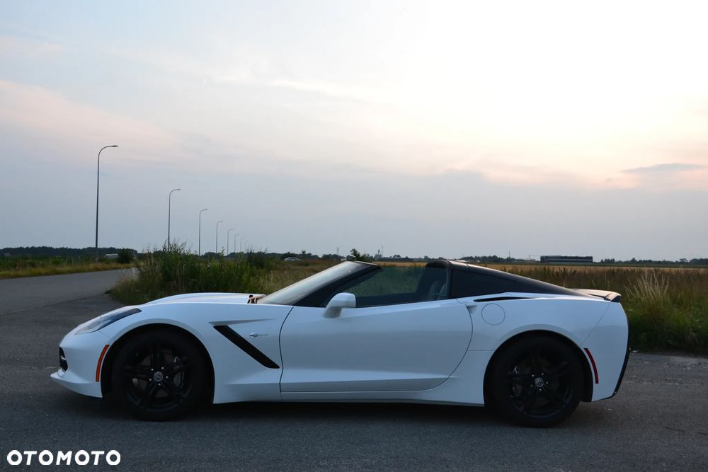Chevrolet Corvette - 2