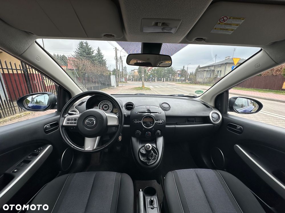 Mazda 2 - 15