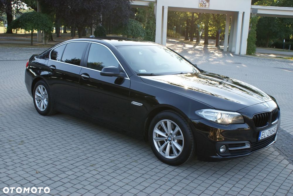 BMW Seria 5 528i Sport-Aut Luxury Line - 15