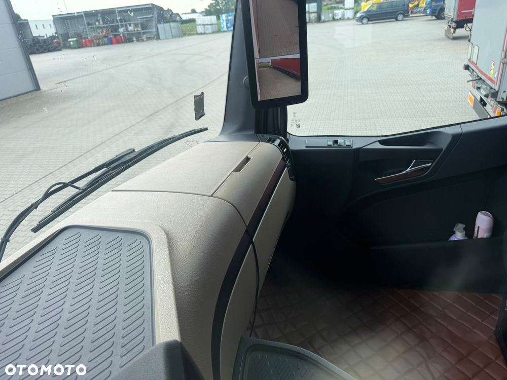 Mercedes-Benz ACTROS - 17