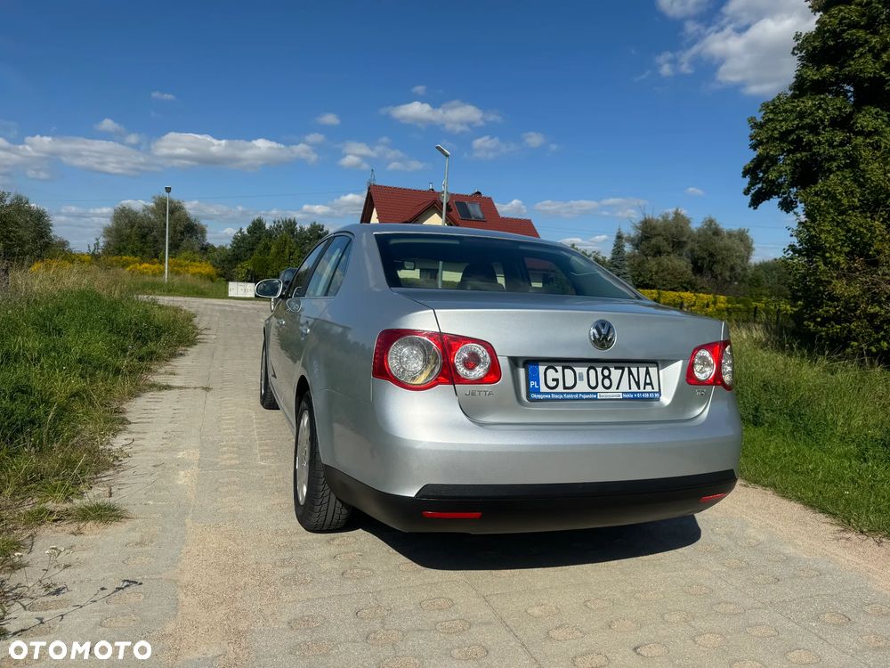 Volkswagen Jetta 1.9 TDI Trendline - 7