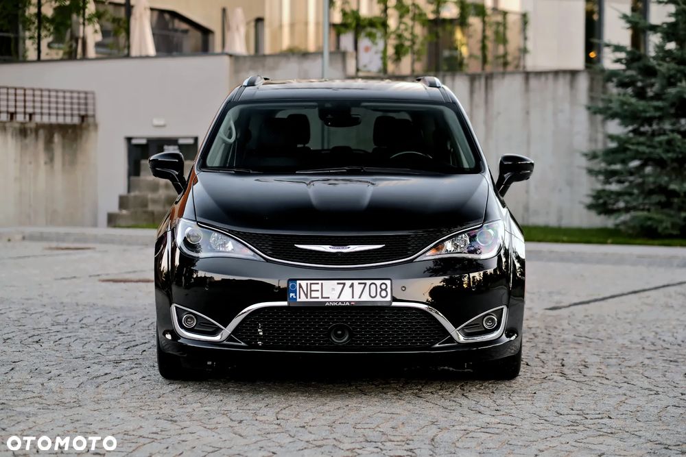 Chrysler Pacifica - 14