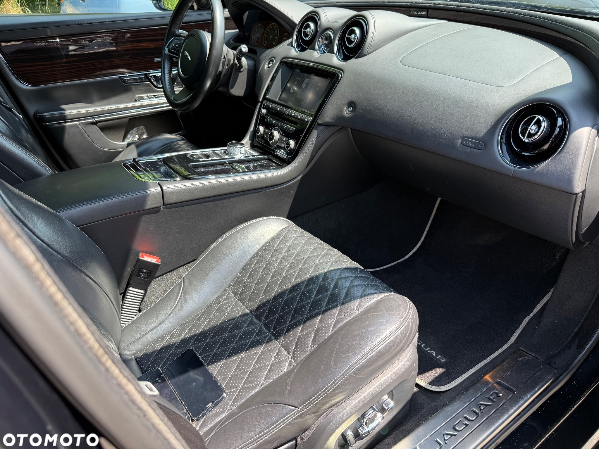 Jaguar XJ 3.0 V6 Diesel Portfolio - 12