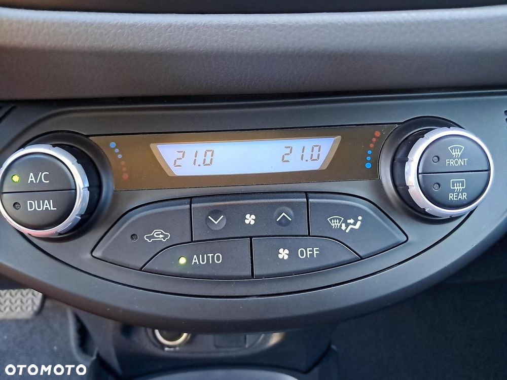 Toyota Yaris - 22