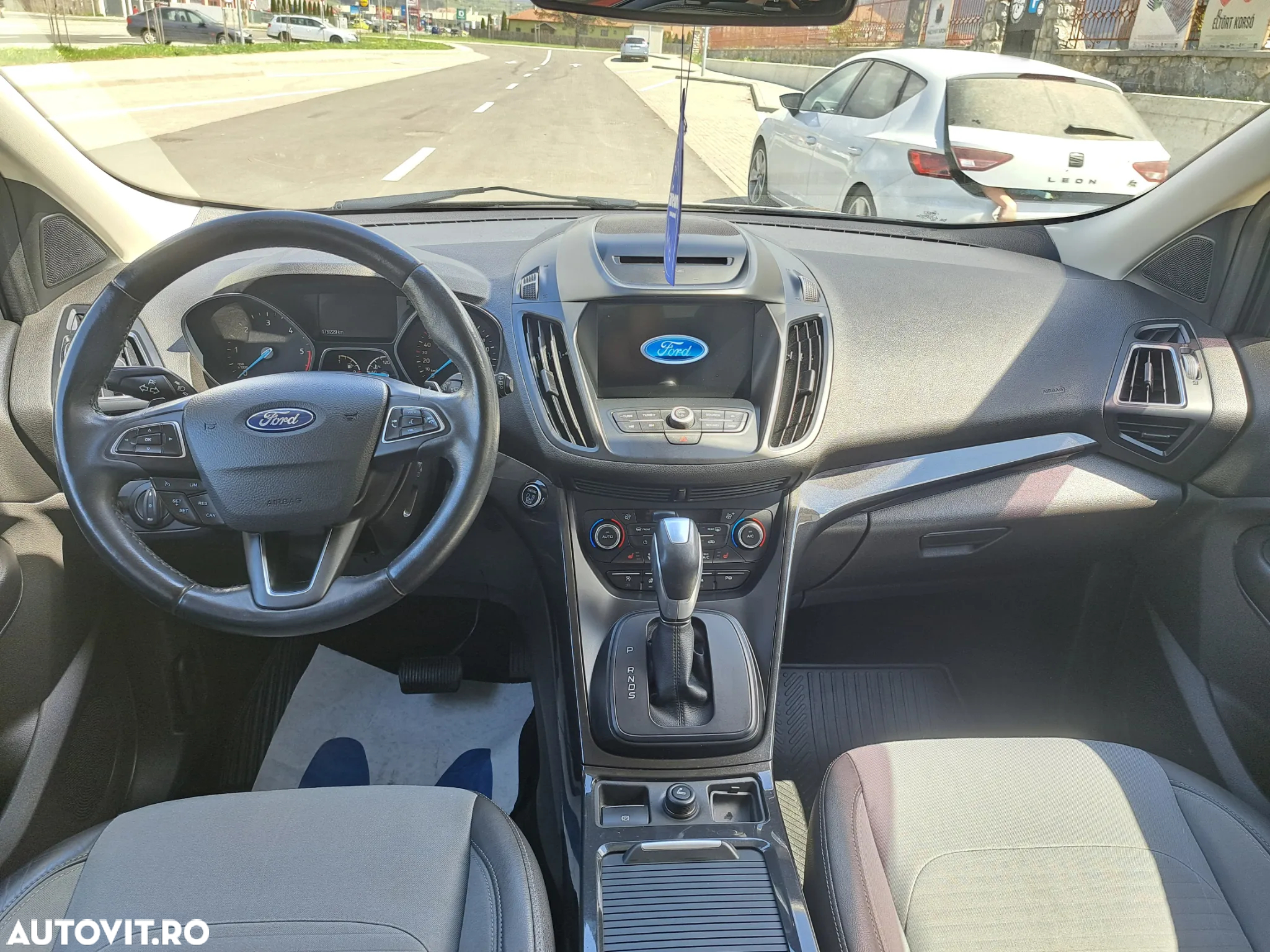 Ford Kuga 2.0 TDCi 4x4 Aut. Titanium - 8