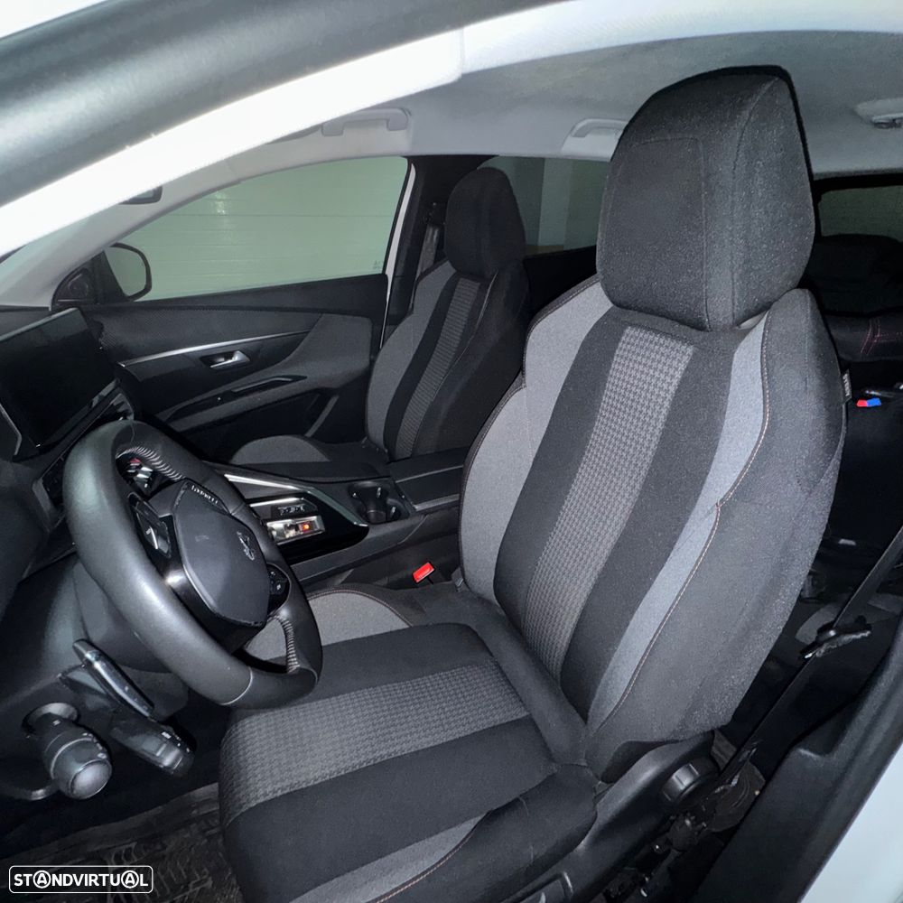 Peugeot 3008 PureTech 130 Stop & Start GPF EAT8 Allure - 4