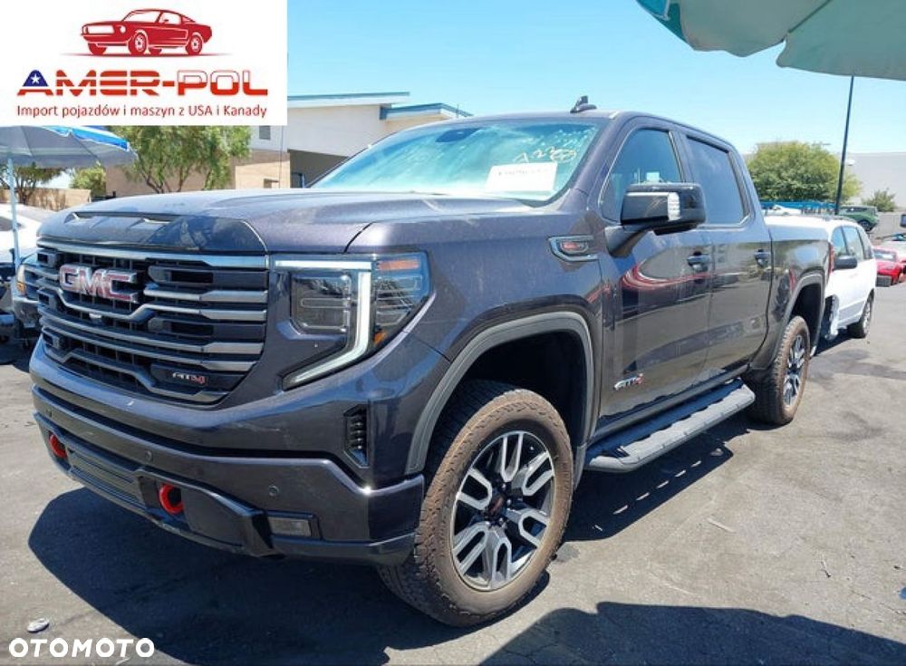 GMC Sierra - 1