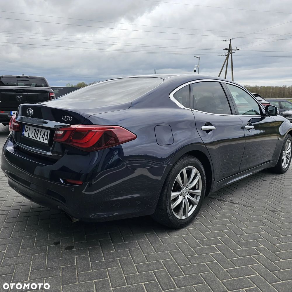 Infiniti Q70 Hybrid Premium Tech - 1