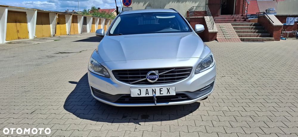 Volvo V60 D2 Summum - 2