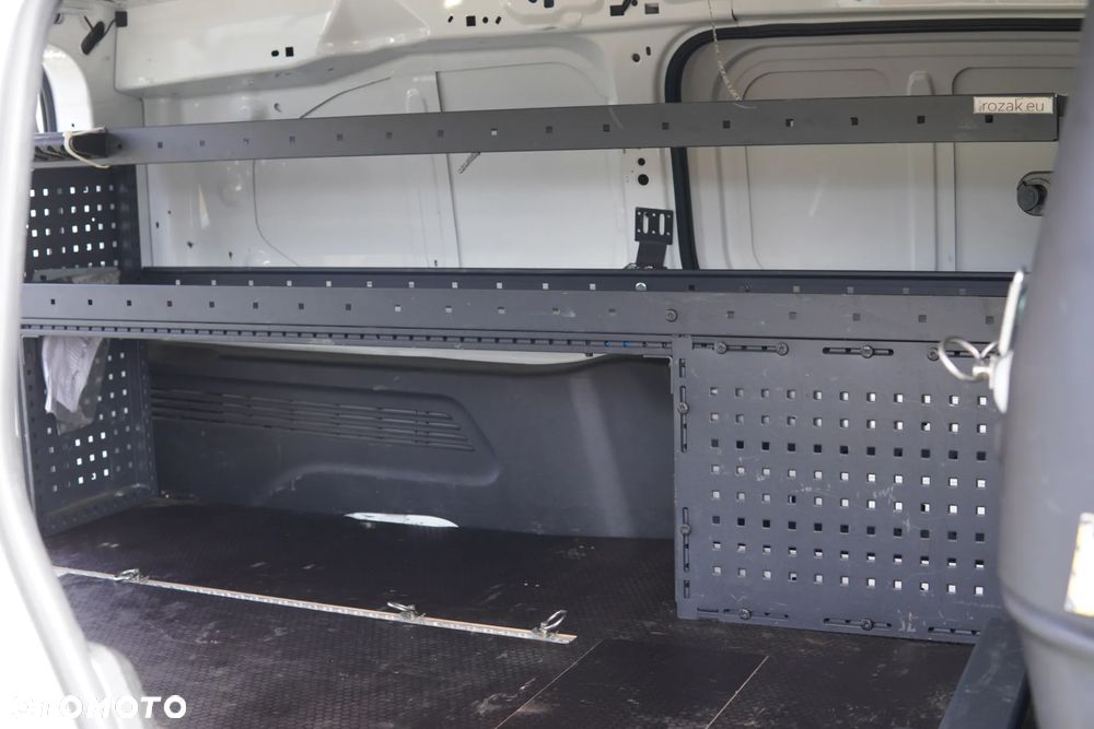 Opel Combo Van 1.2 Enjoy 110KM 4d Long - 29