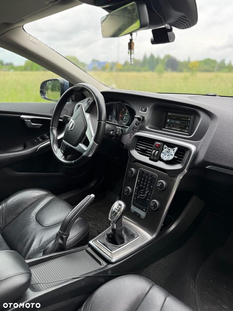 Volvo V40 D2 Summum - 12