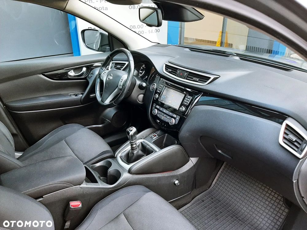 Nissan Qashqai 1.6 DIG-T N-Connecta - 28