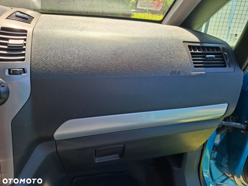 Opel Zafira - 9