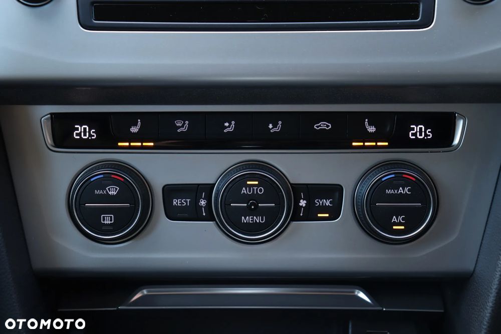 Volkswagen Passat 2.0 TDI (BlueMotion Technology) DSG Comfortline - 32