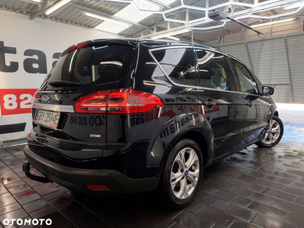 Ford S-Max - 14