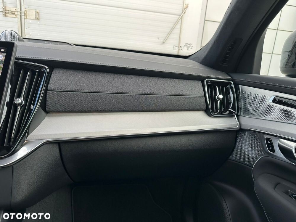 Volvo XC 90 - 23