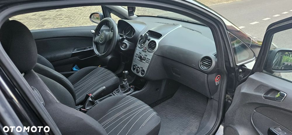 Opel Corsa 1.2 16V Cosmo - 3