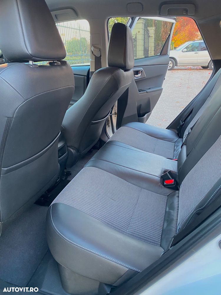 Toyota Auris 1.8 L VVT-i Hybrid Sol + - 9