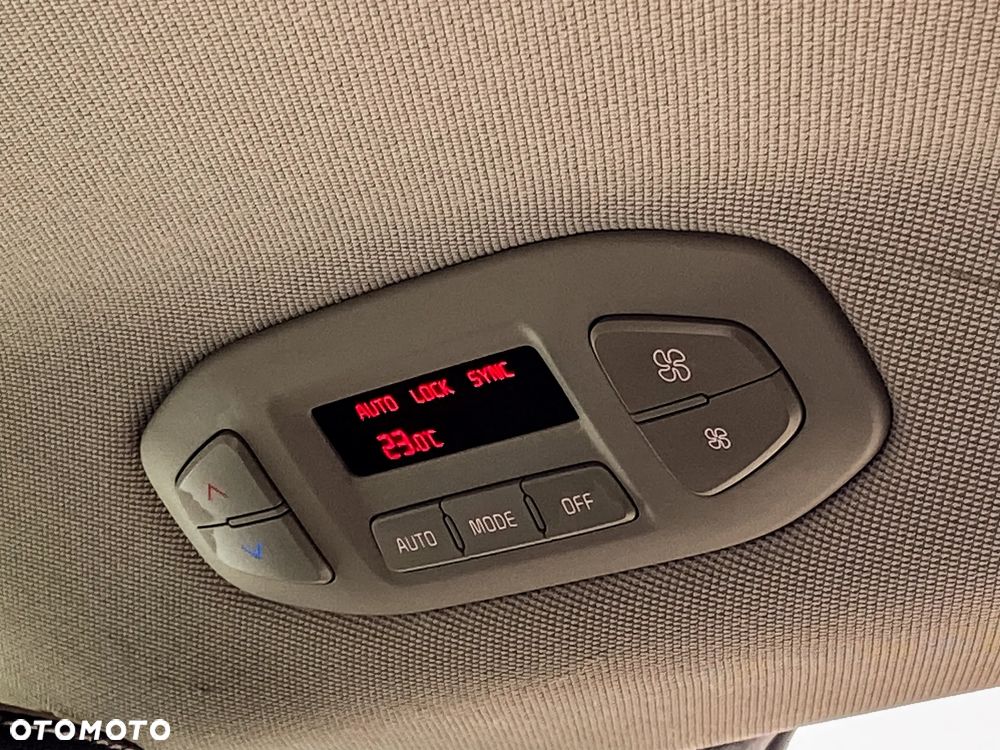 Kia Carnival - 38