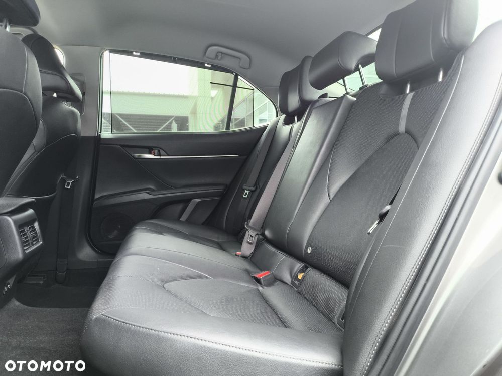 Toyota Camry 2.5 Hybrid Executive CVT - 13
