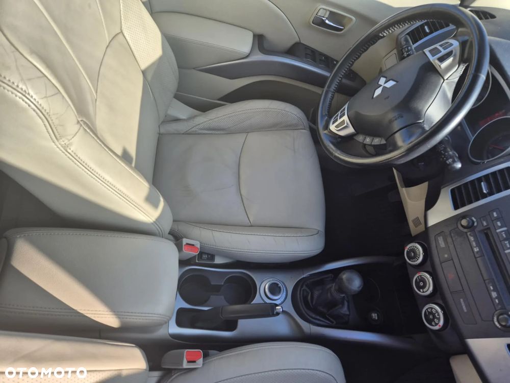 Mitsubishi Outlander 2.0 DID Instyle - 7