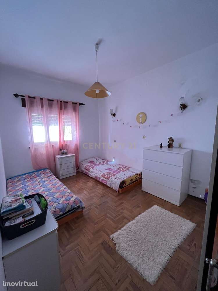 Moradia T4 isolada com Barracão e anexos - Grande imagem: 5/22