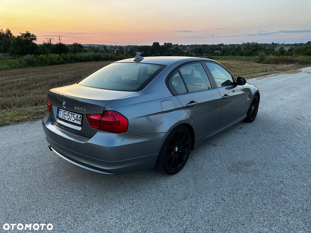 BMW Seria 3 320d Efficient Dynamics - 3