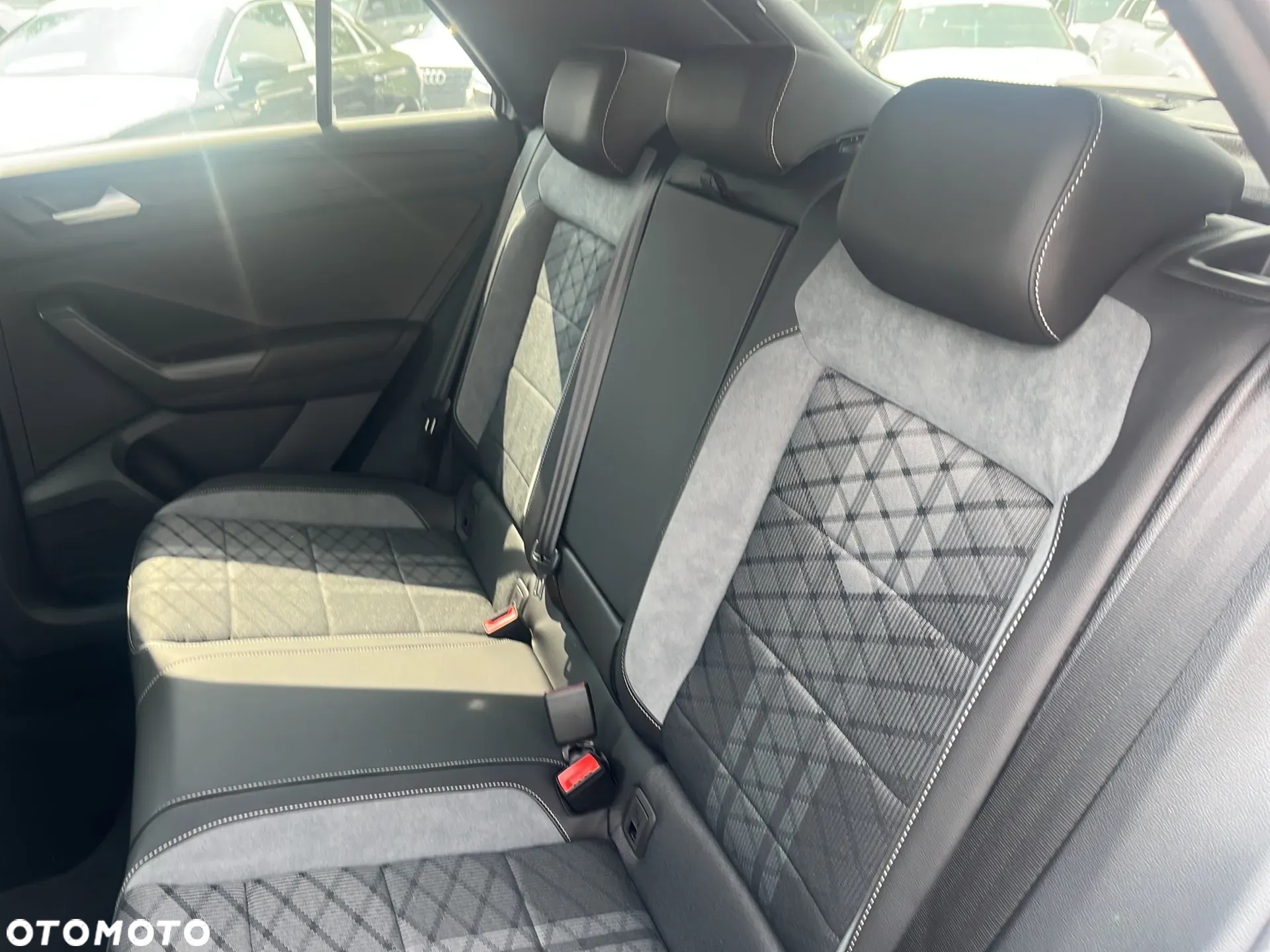 Volkswagen T-Roc 1.5 TSI R-Line Plus DSG - 12