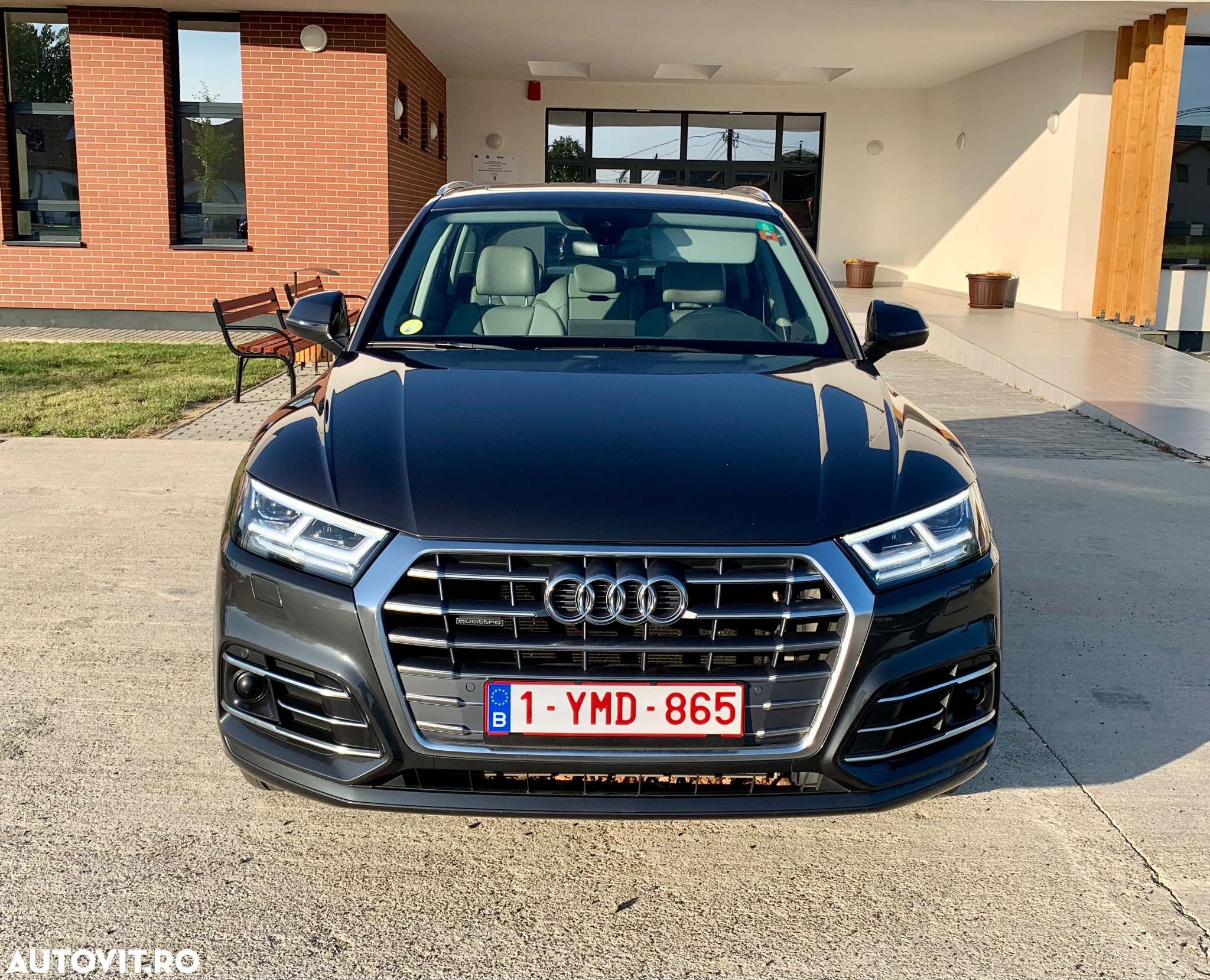Audi Q5 2.0 40 TDI quattro S tronic Design - 4