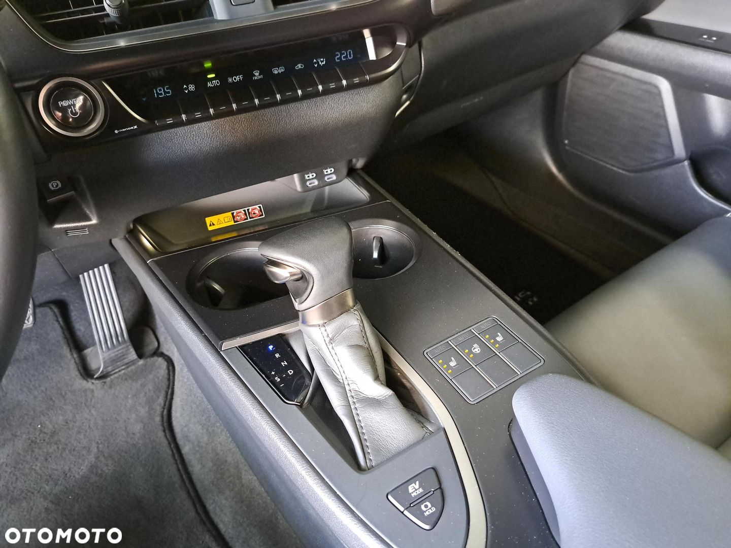 Lexus UX 250h GPF F Sport Design 2WD - 27
