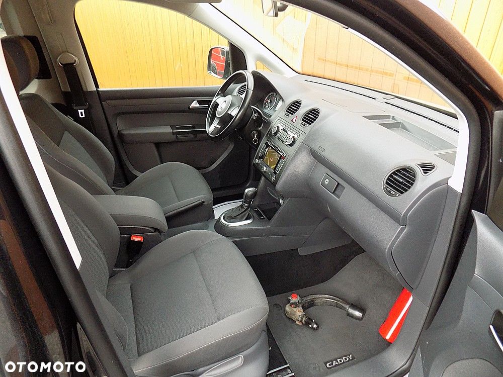 Volkswagen Caddy Maxi Comfortline DSG - 8