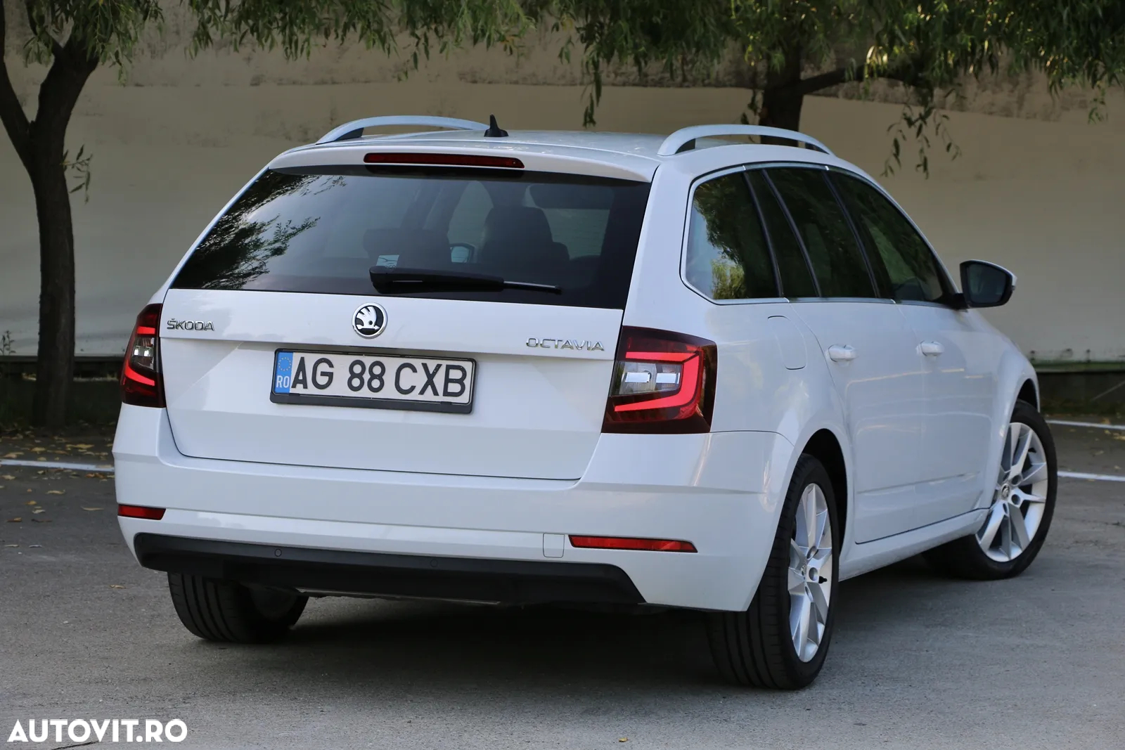 Skoda Octavia Combi Diesel 1.6 TDI DSG Style - 12